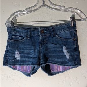 Levi shorty jean shorts